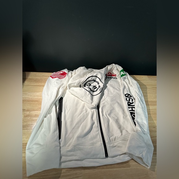 Christos giagos fight issued hoodie giagos vs hirota UFC FN:142 former UFC champ - Picture 2 of 6